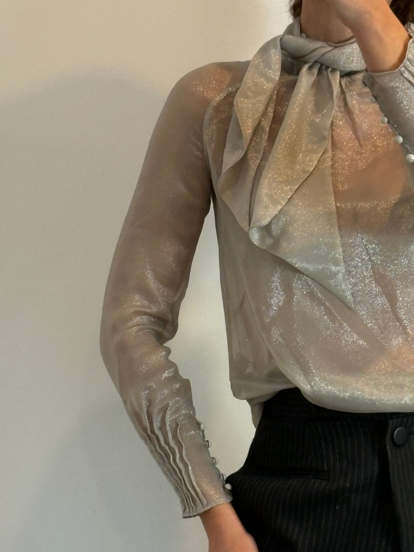 MALO Italia . Blusa semitransparente seda