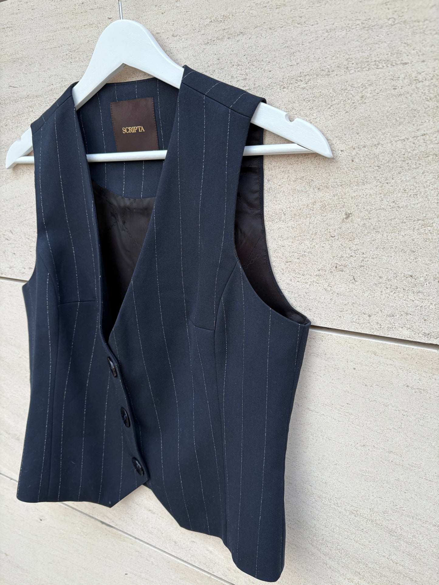 SCRIPTA. Traje de chaqueta azul marino con chaleco