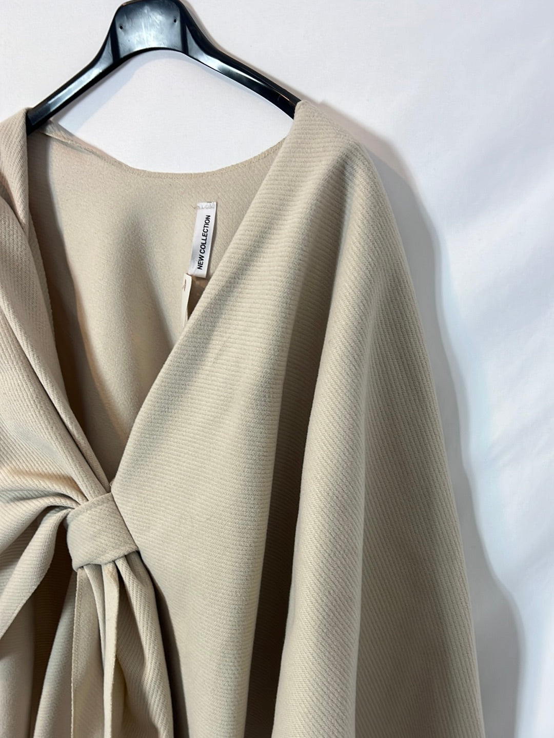 BY AZALEA. Poncho de palo beige  TU(m/l)