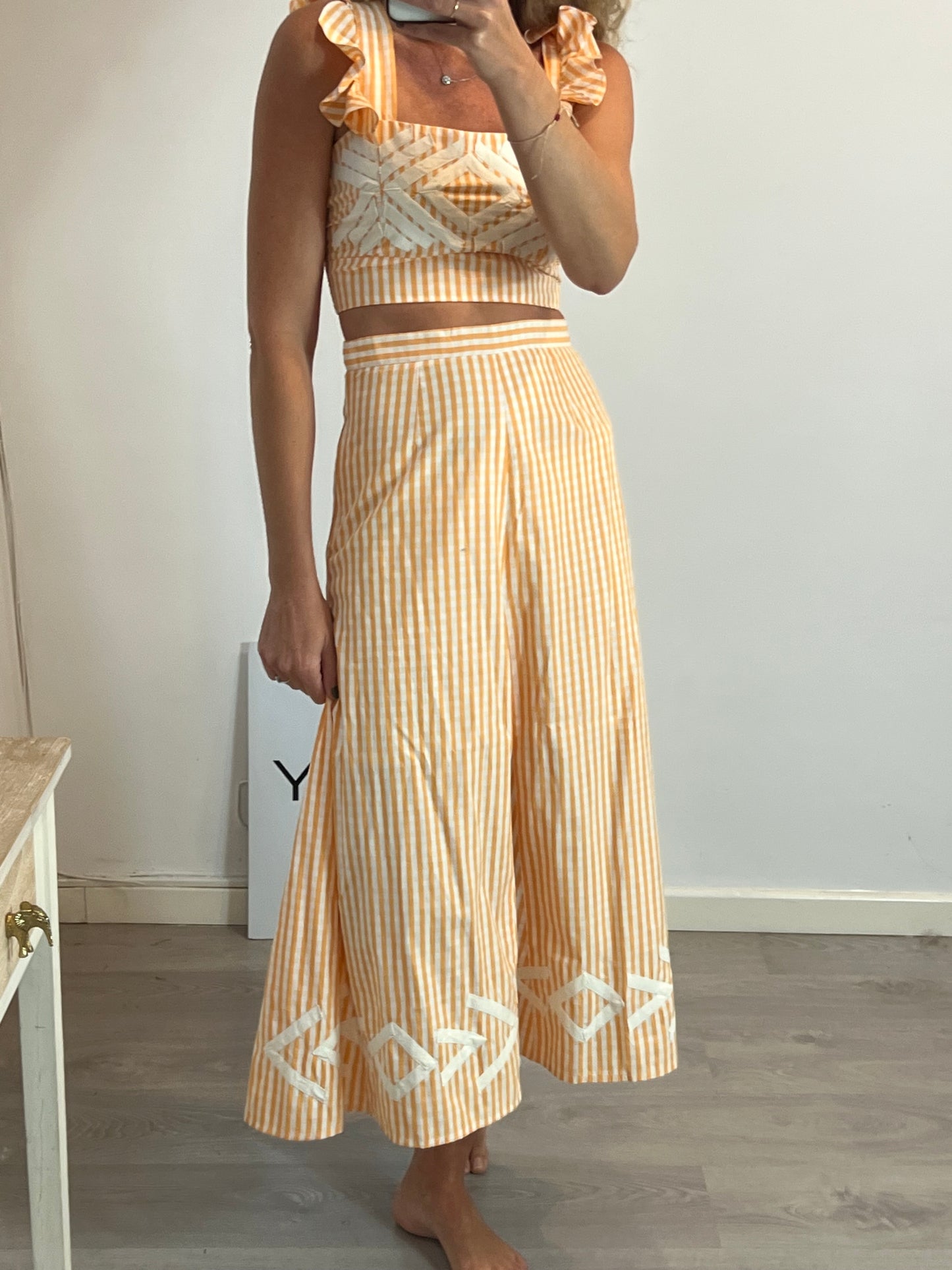 IQ COLLECTION. Total look mostaza rayas T.m