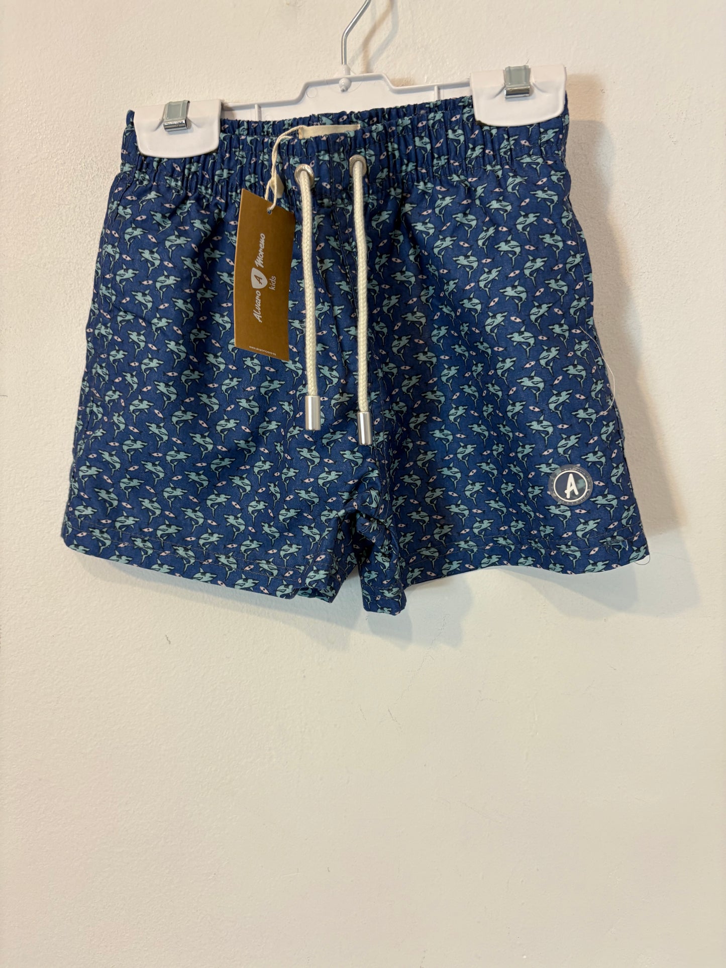 ALVARO MORENO. Bañador azul tiburones. T 5-6 años
