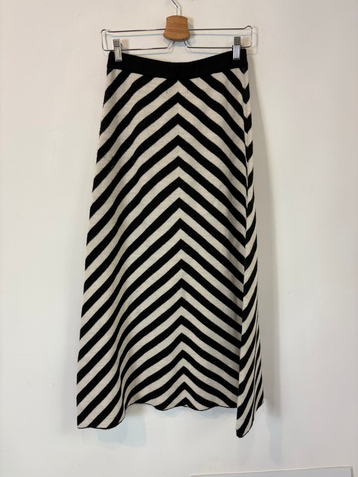 PANAMBI. Conjunto falda y jersey bicolor
