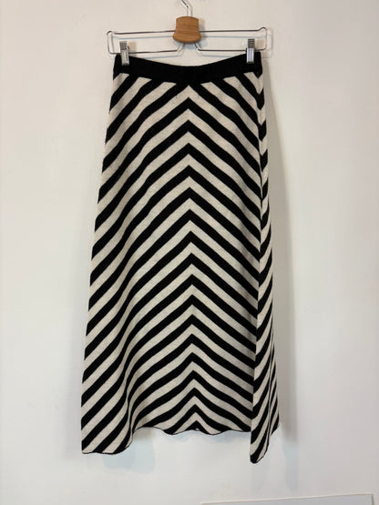 PANAMBI. Conjunto falda y jersey bicolor
