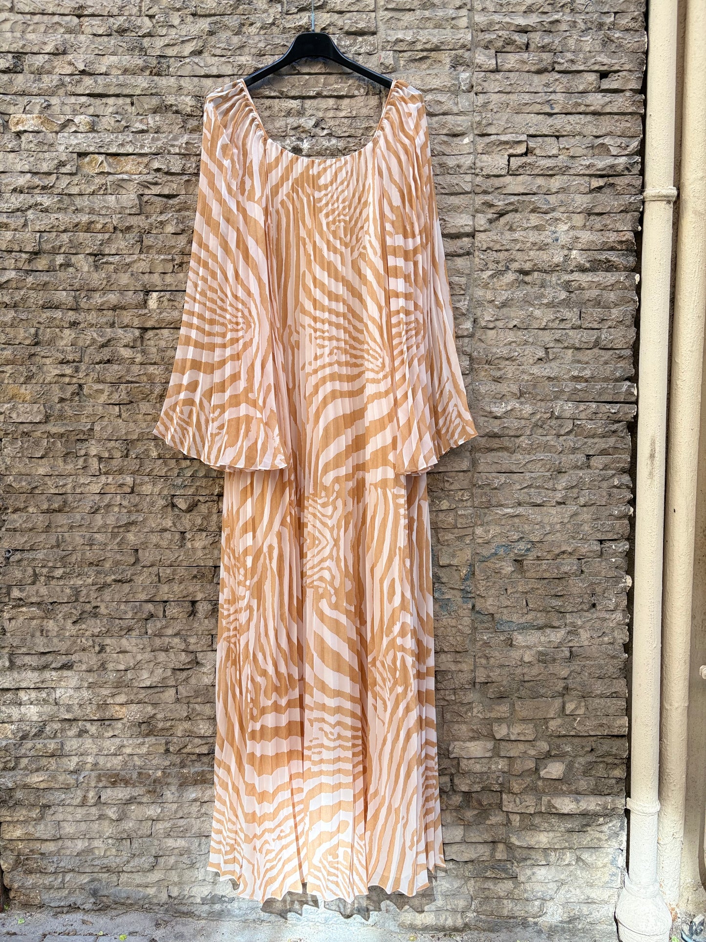 SÉZANE. Vestido plisado estampado