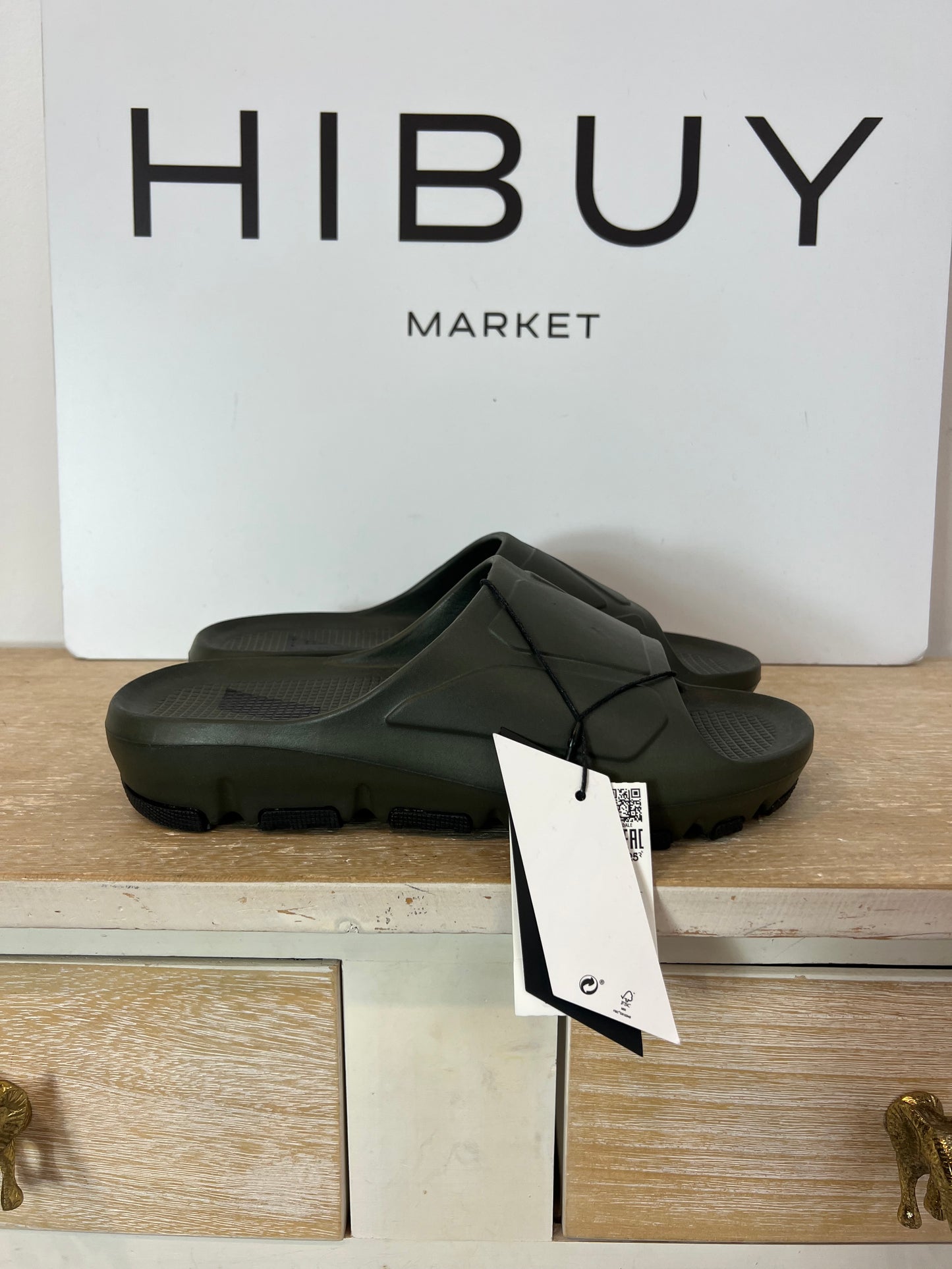 ZARA. Chanclas verde goma T.39