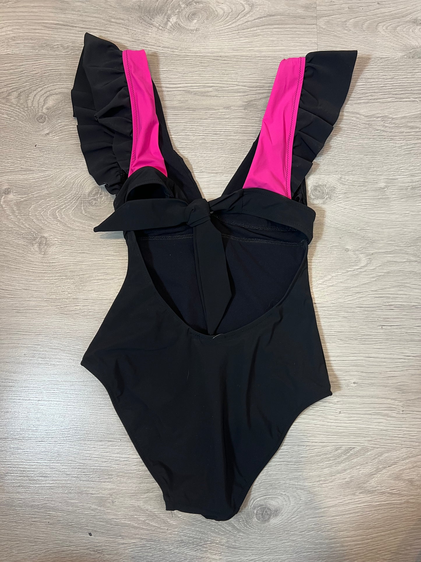 LAURA VECINO. Bañador negro. Talla S