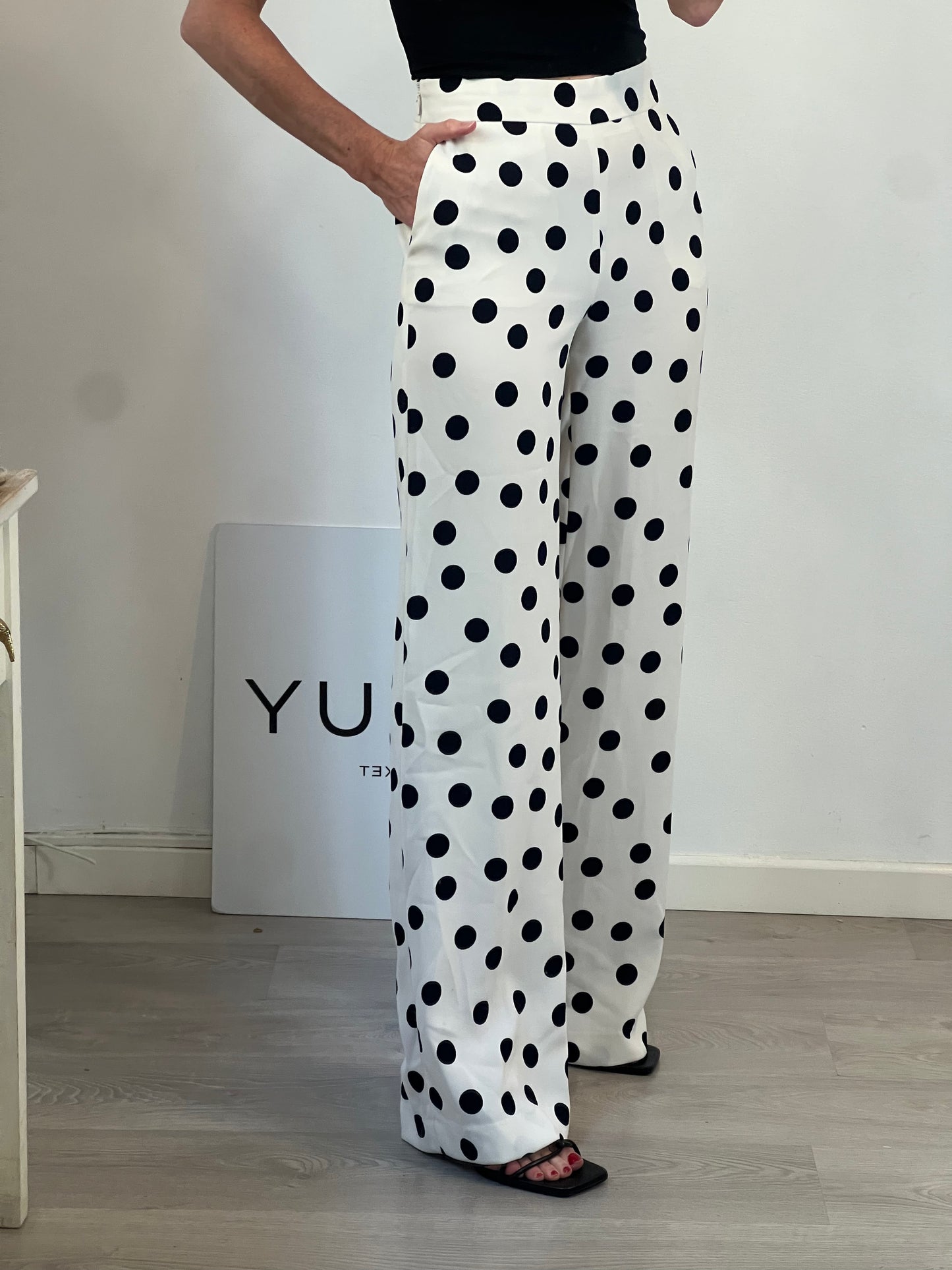 CAROLINA HERRERA. Pantalón blanco lunares T.0(xs)