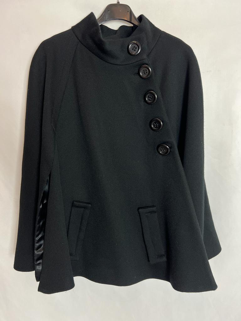 ALMA AGUILAR. Black wool cape. Size 38