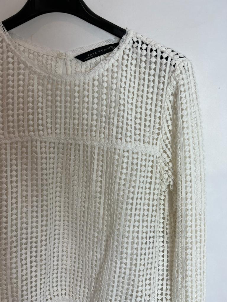 ZARA. White openwork long-sleeved top. TS