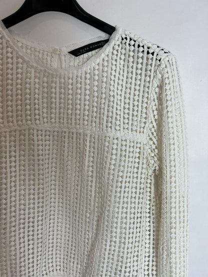 ZARA. White openwork long-sleeved top. TS