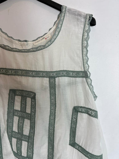YERSE. Top blanco encaje verde agua. T S/M