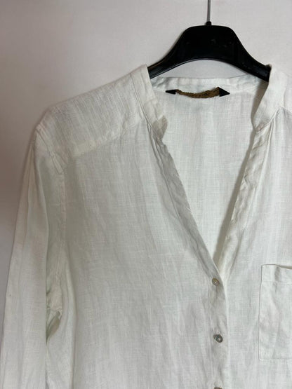 ZARA. White linen blouse with pocket. TS
