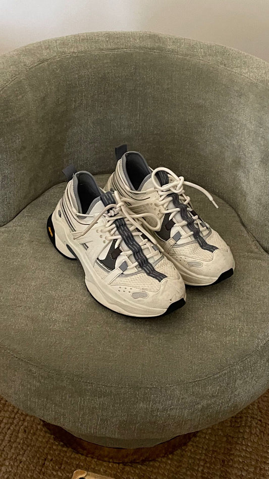 OYSHO. Zapatillas blancas  T.38