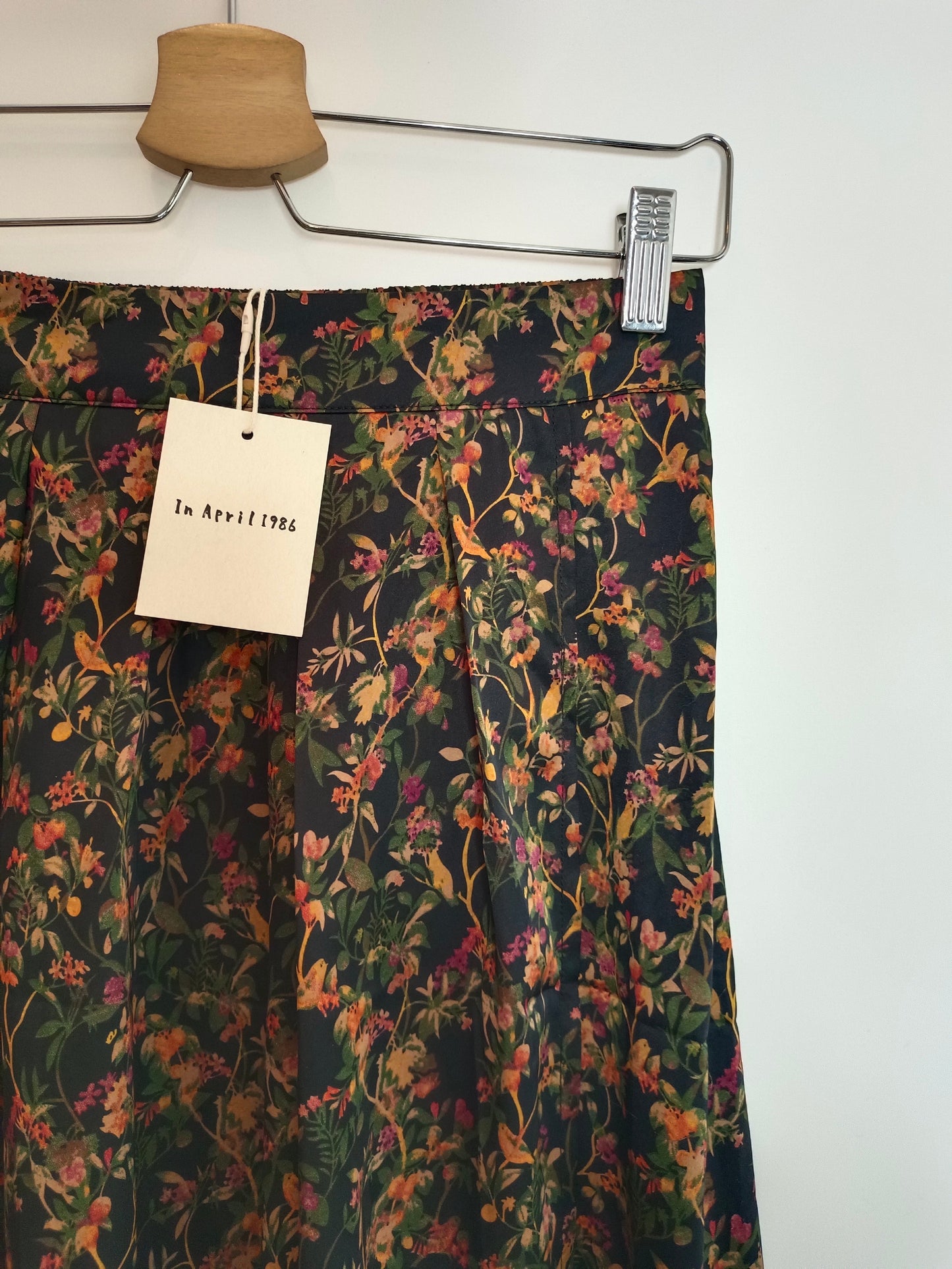 IN APRIL 1986. Floral midi skirt Ts/m