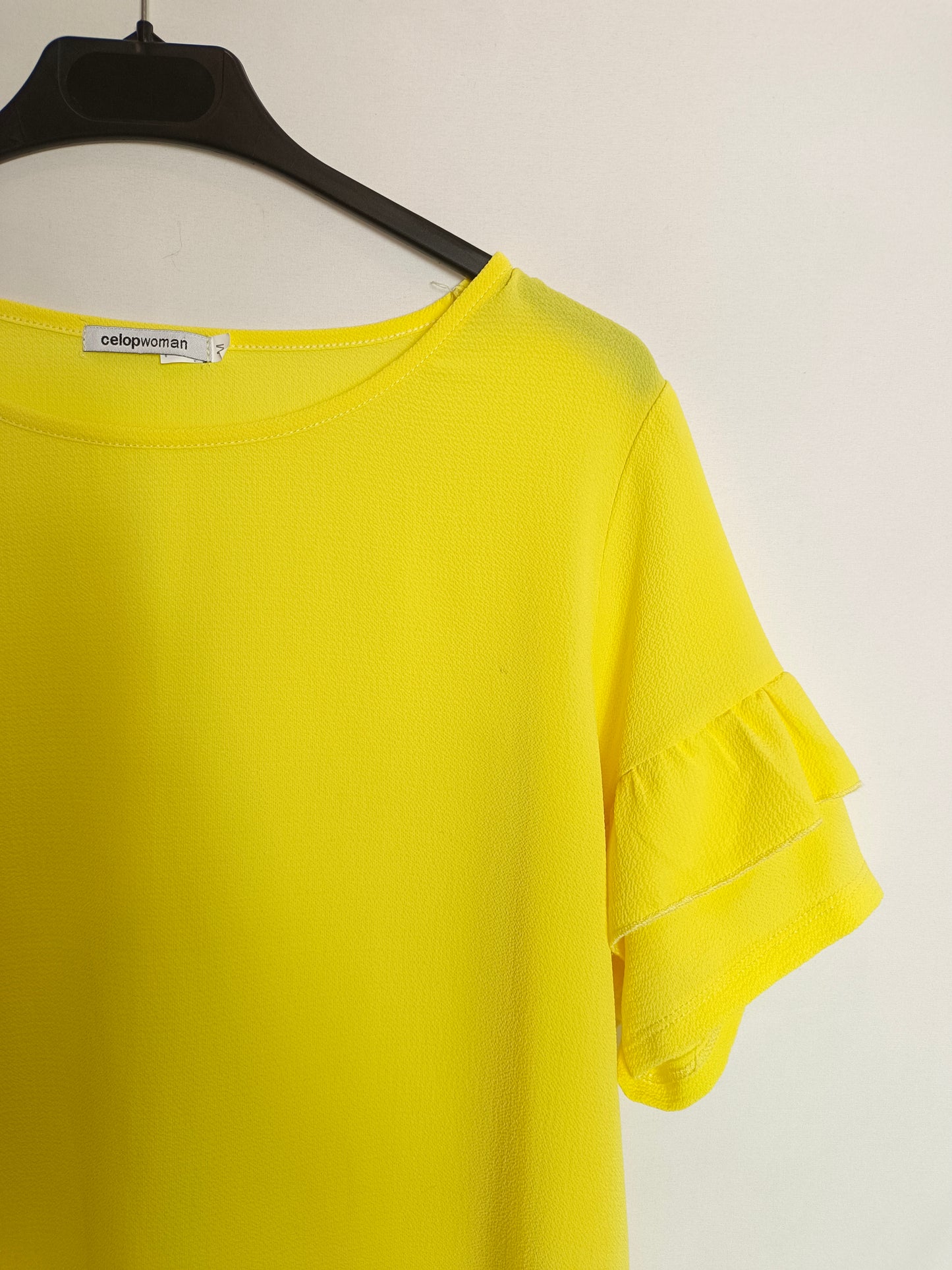 CELOPWOMAN. Blusa amarilla manga cortaT.M