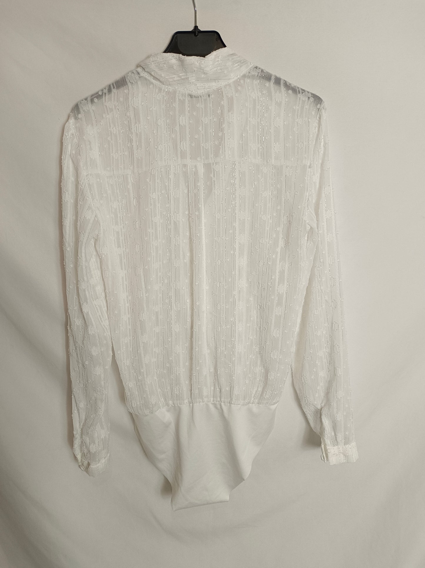 STRADIVARIUS. Body blanco plumeti T.S