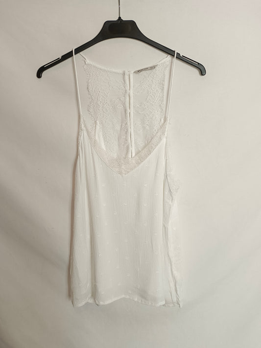 STRADIVARIUS.Top lencero blanco encaje y plumeti T.M