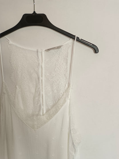 STRADIVARIUS.Top lencero blanco encaje y plumeti T.M
