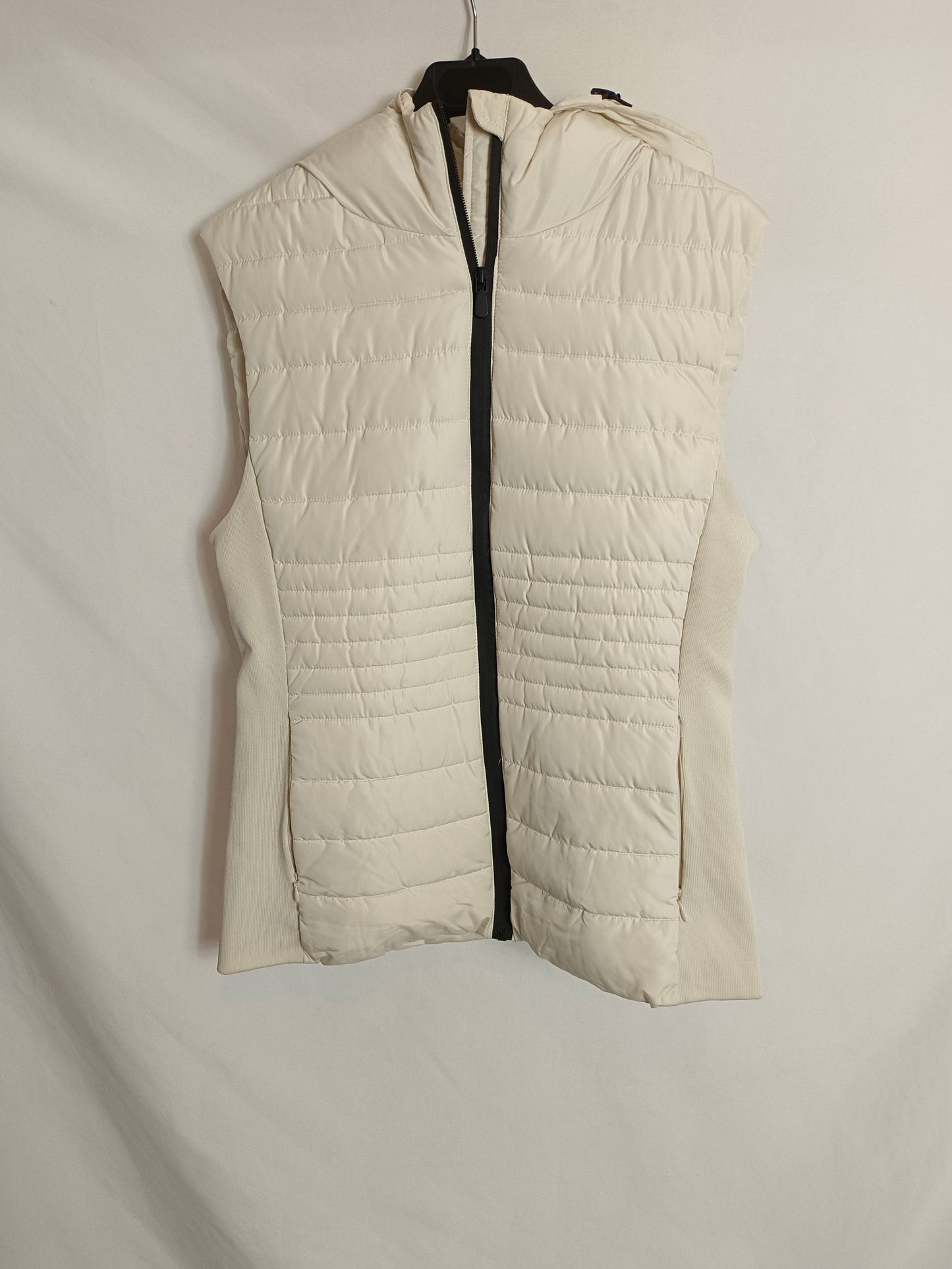 ZARA.Plumas beige claro sin mangas T.L