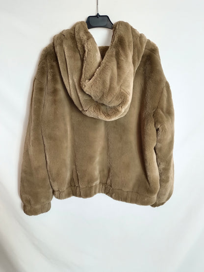 ZARA. Chaqueta pelo marrón capucha T.M