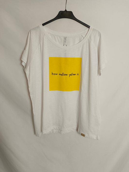 BLENDSHE. Camiseta blanca logo amarillo. T L