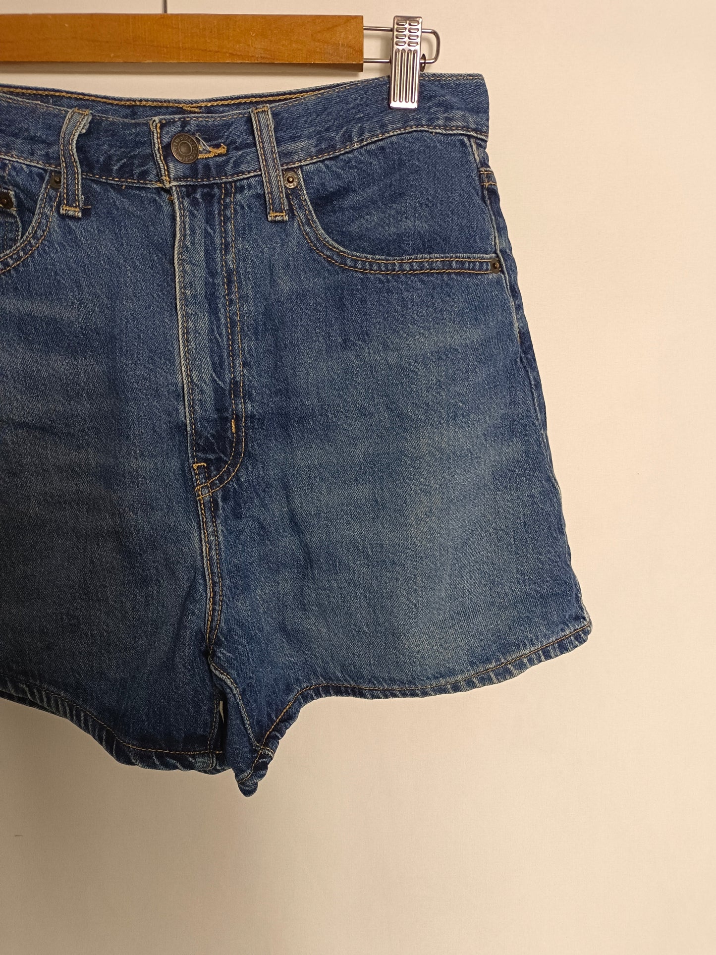 LEVI'S. Shorts denim T.27