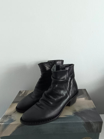 FIORENTINI BAKER. Botines negro piel T.37(tara)