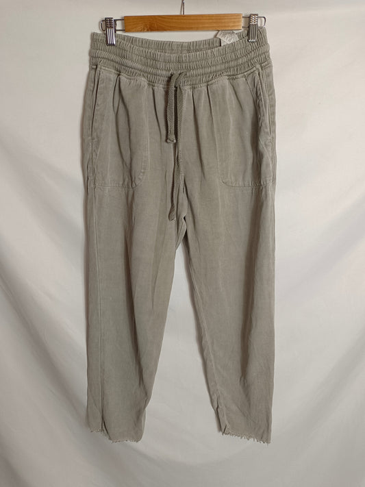 ZARA. Flowy distressed grey trousers Ts
