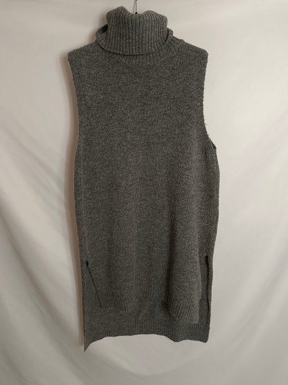 BERSHKA. Vestido punto gris T.s