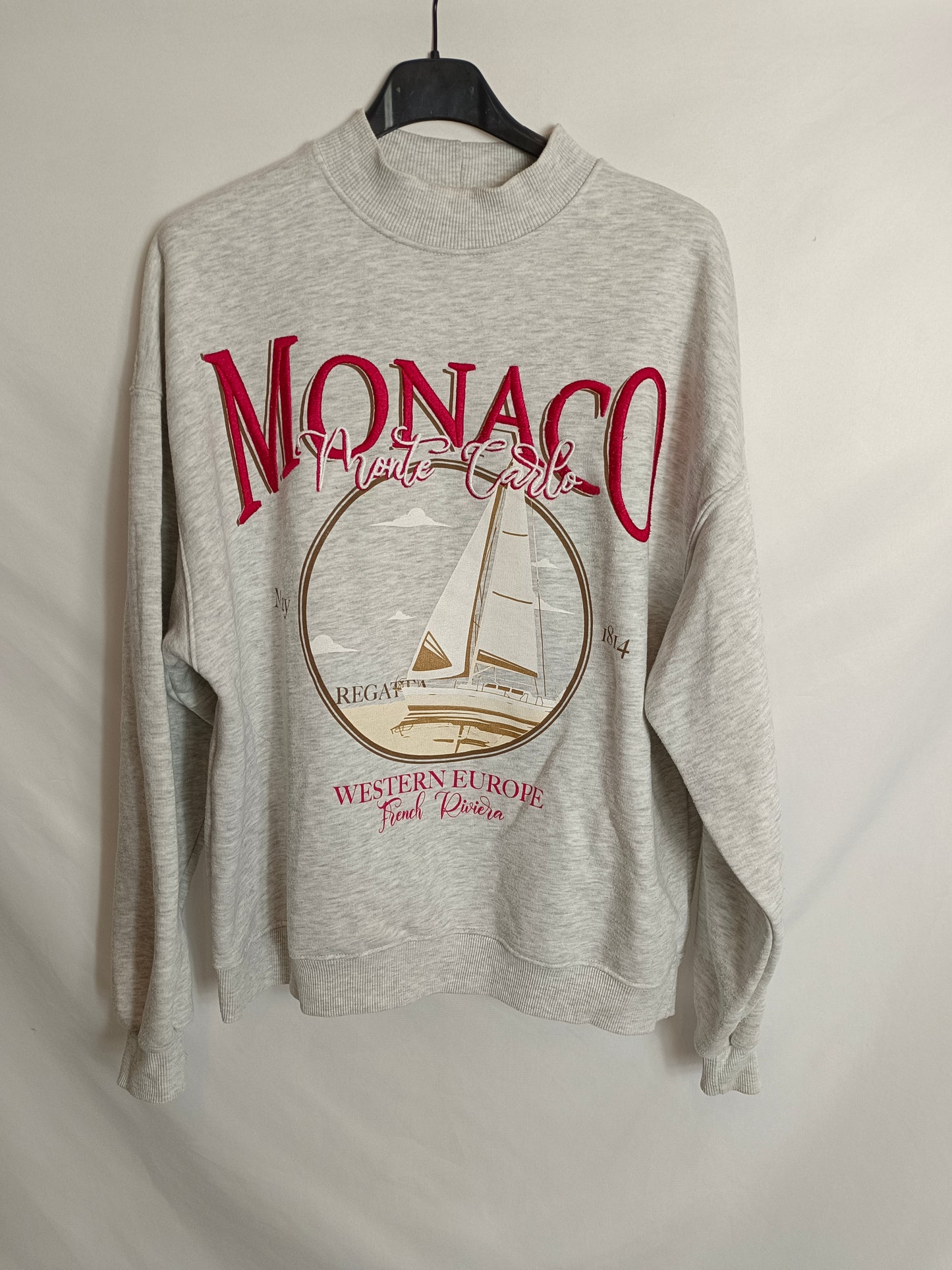 BERSHKA. "Monaco" Ts gray sweatshirt