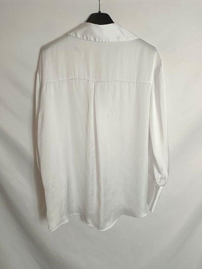 ZARA. Blusa blanca satinada T.M