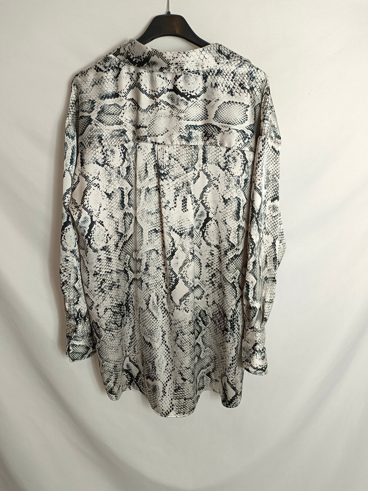 ZARA. Blusa fluida animal print T.M