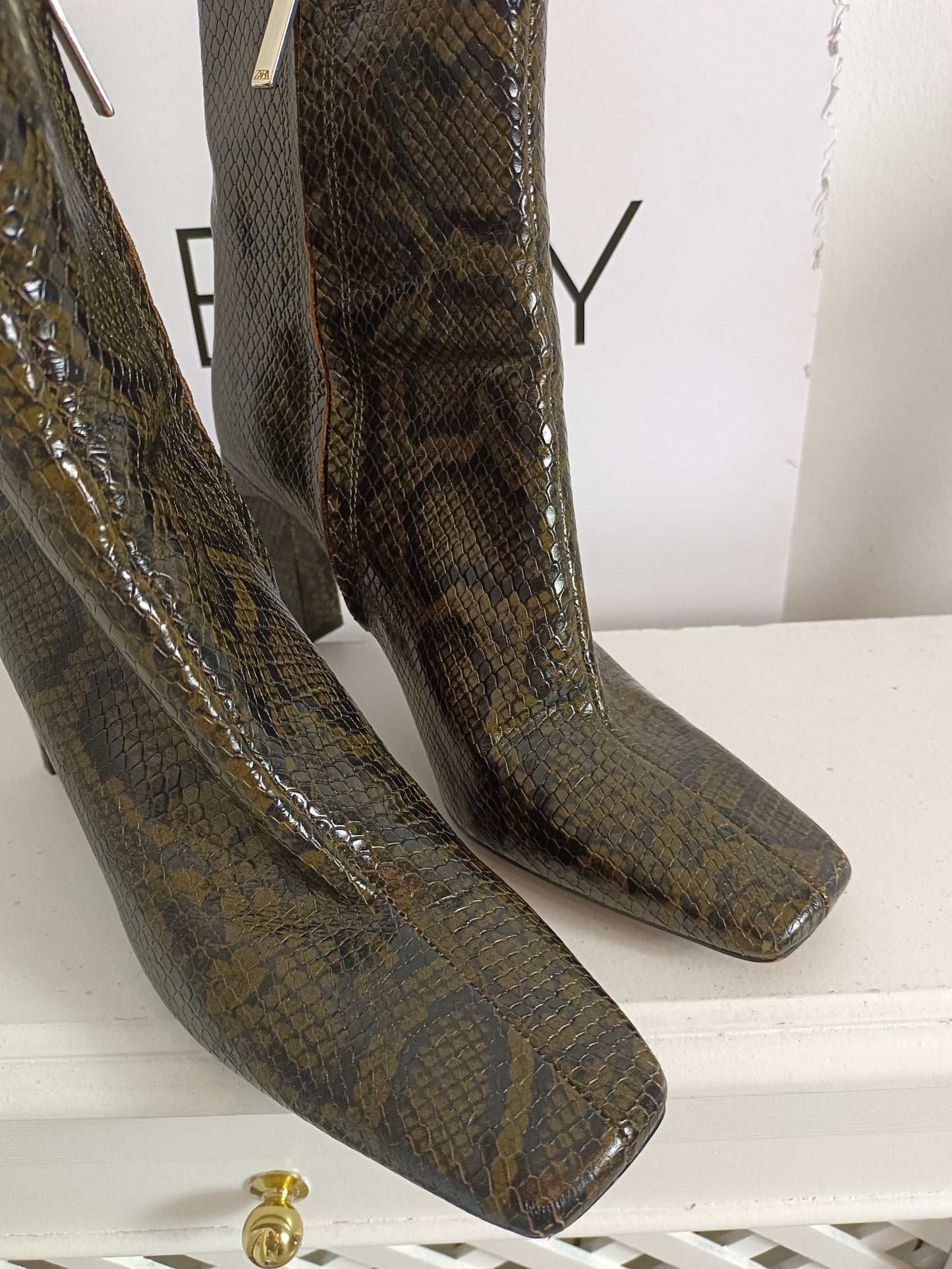 ZARA. Botines animal print  T.39