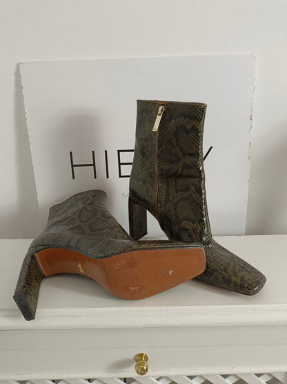 ZARA. Botines animal print  T.39