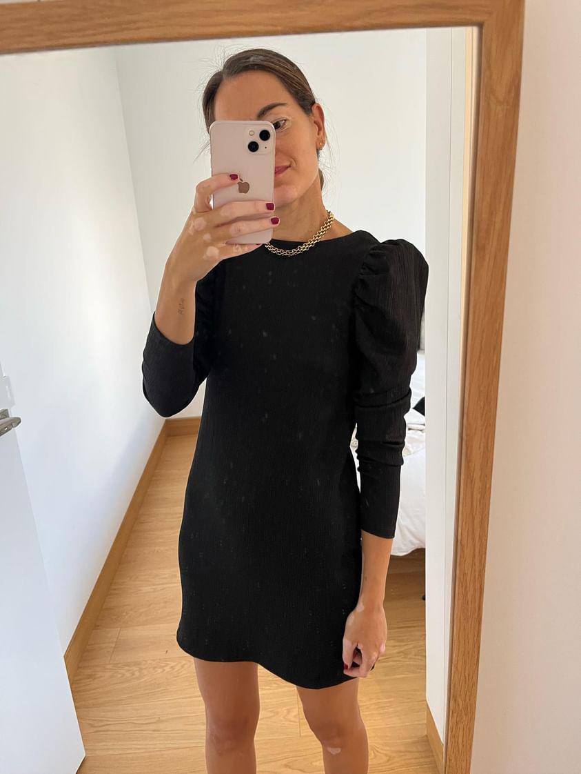 MANGO. Vestido corto textura T.s