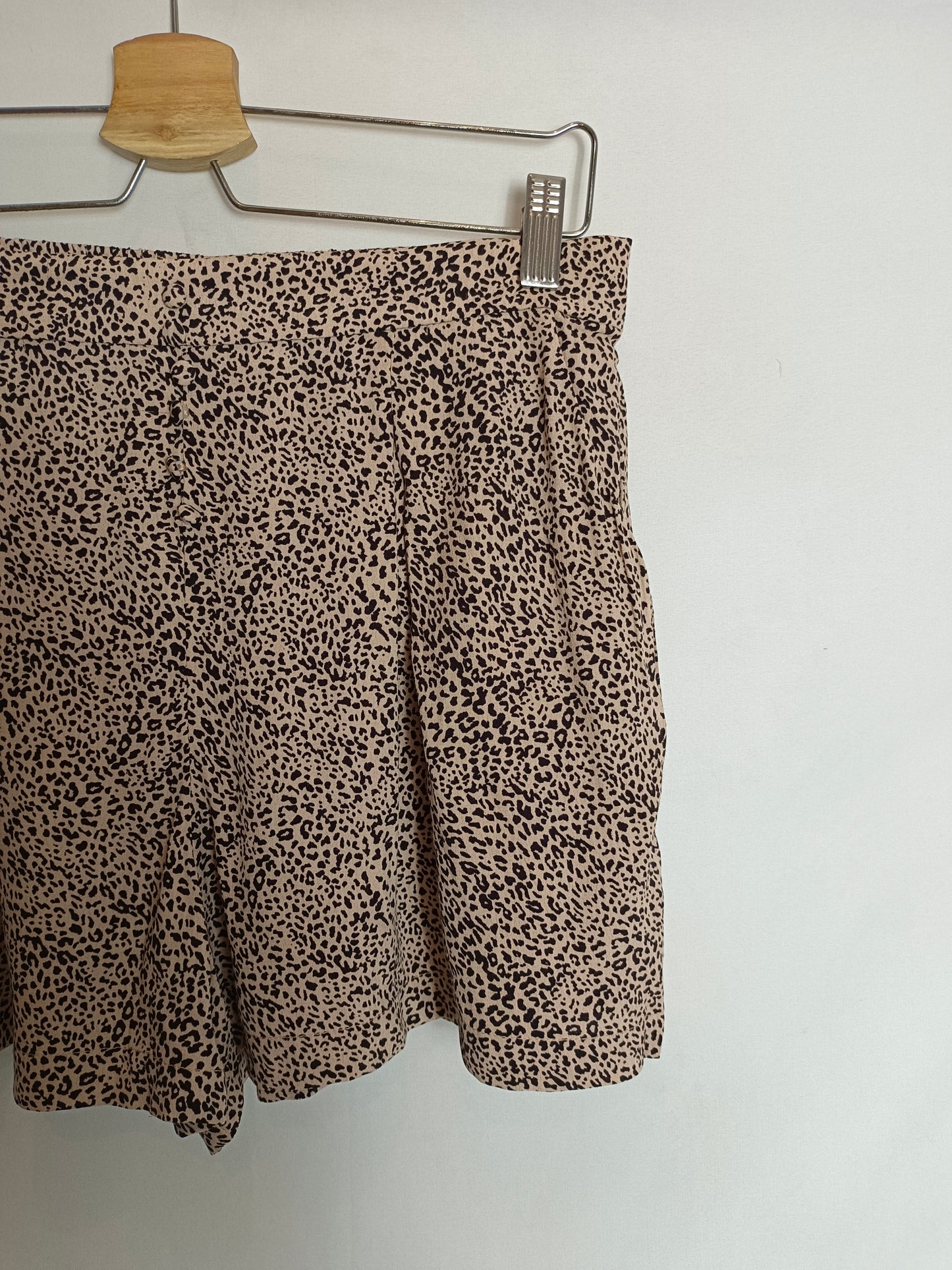 MANGO. Shorts animal print T.m