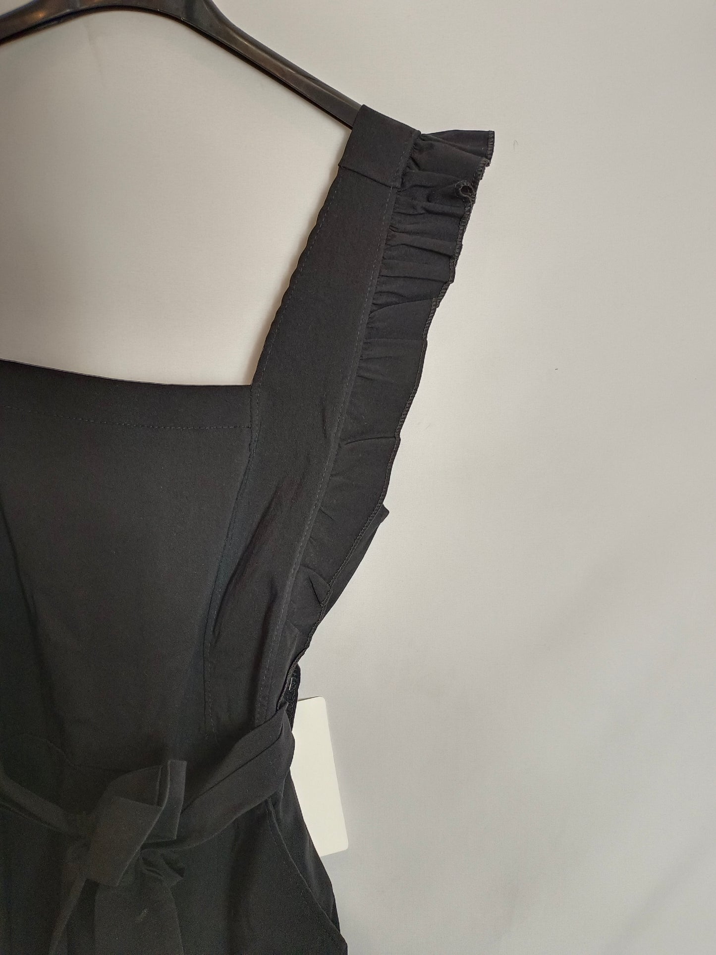 HEVE. Mono negro volantes TU(s)