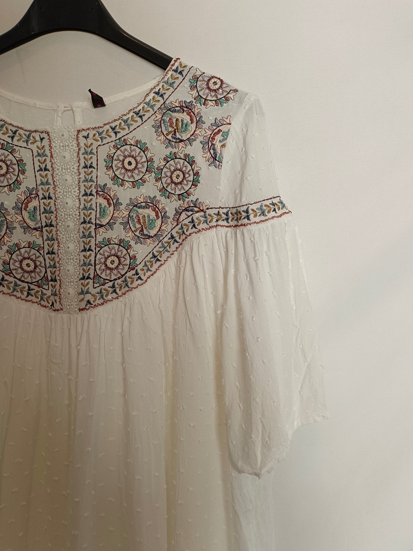 MORANGO. Vestido blanco plumeti bordado T.s