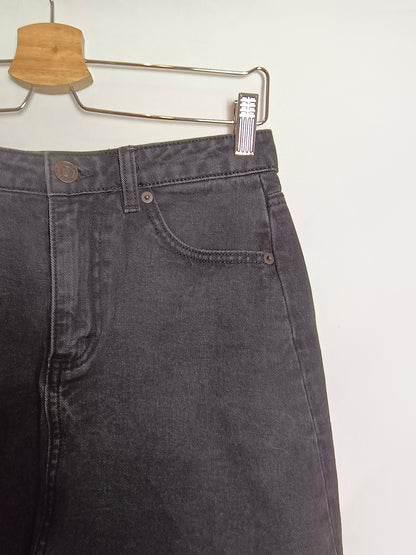 STRADIVARIUS. Black denim skirt T.36