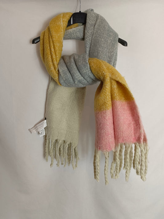 SFERA. Bufanda amplia colores