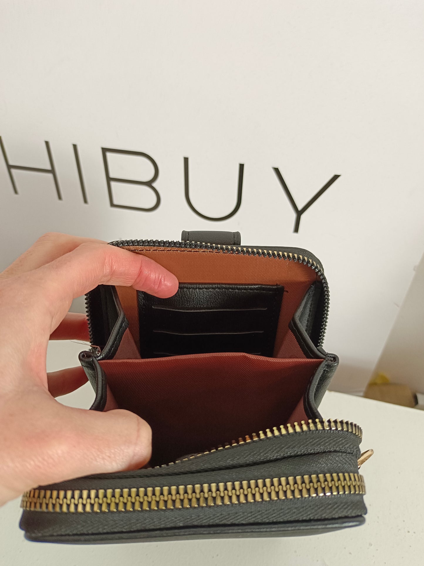 OTRAS. Bolso/cartera negras