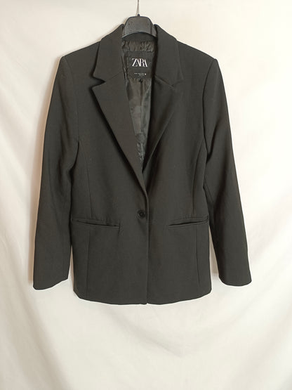 ZARA. Blazer negra larga T.s