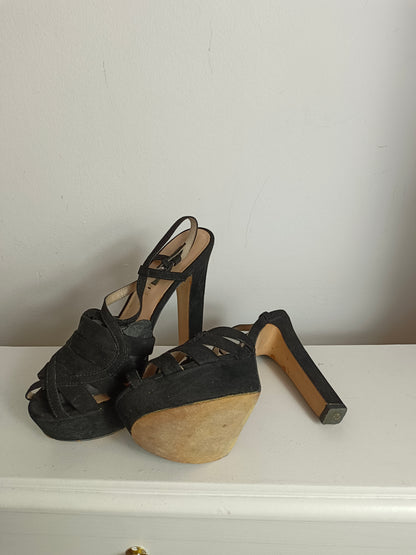 ZARA. Black sandals, heel size 37