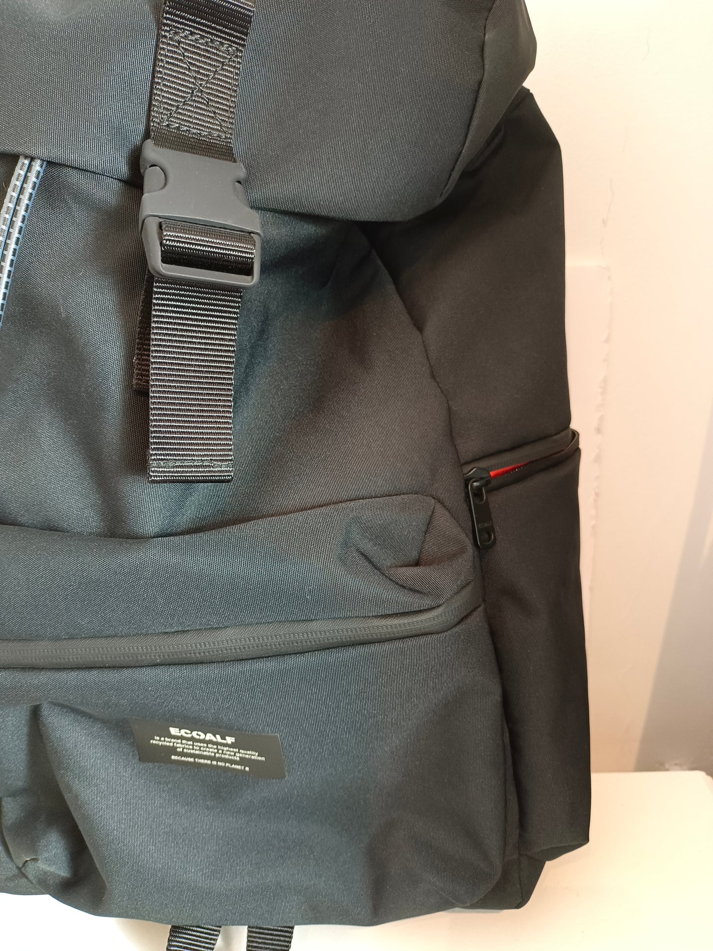 ECOALF. Mochila negra