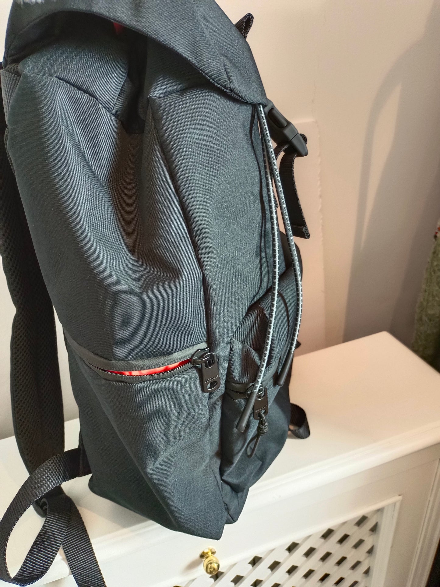 ECOALF. Mochila negra