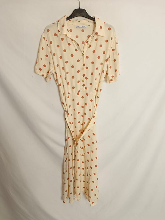 ZARA. Vestido beige lunares T.m