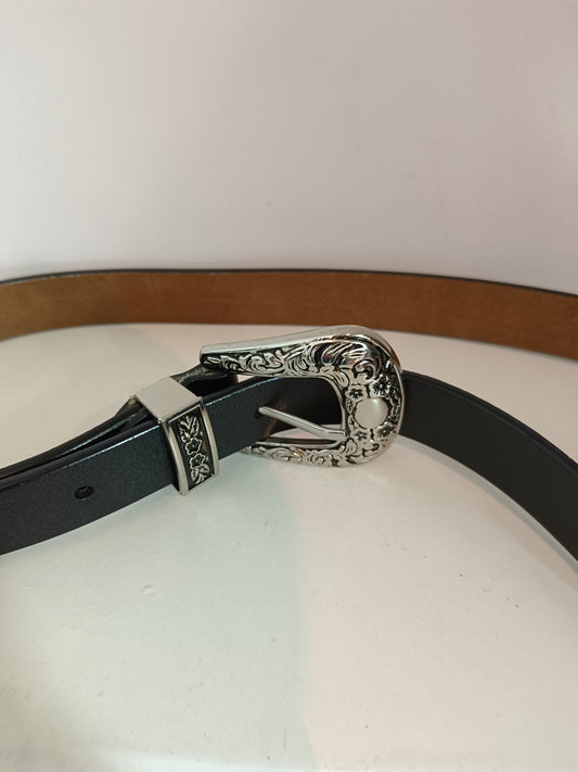 OTRAS. Cinturón negro hebilla