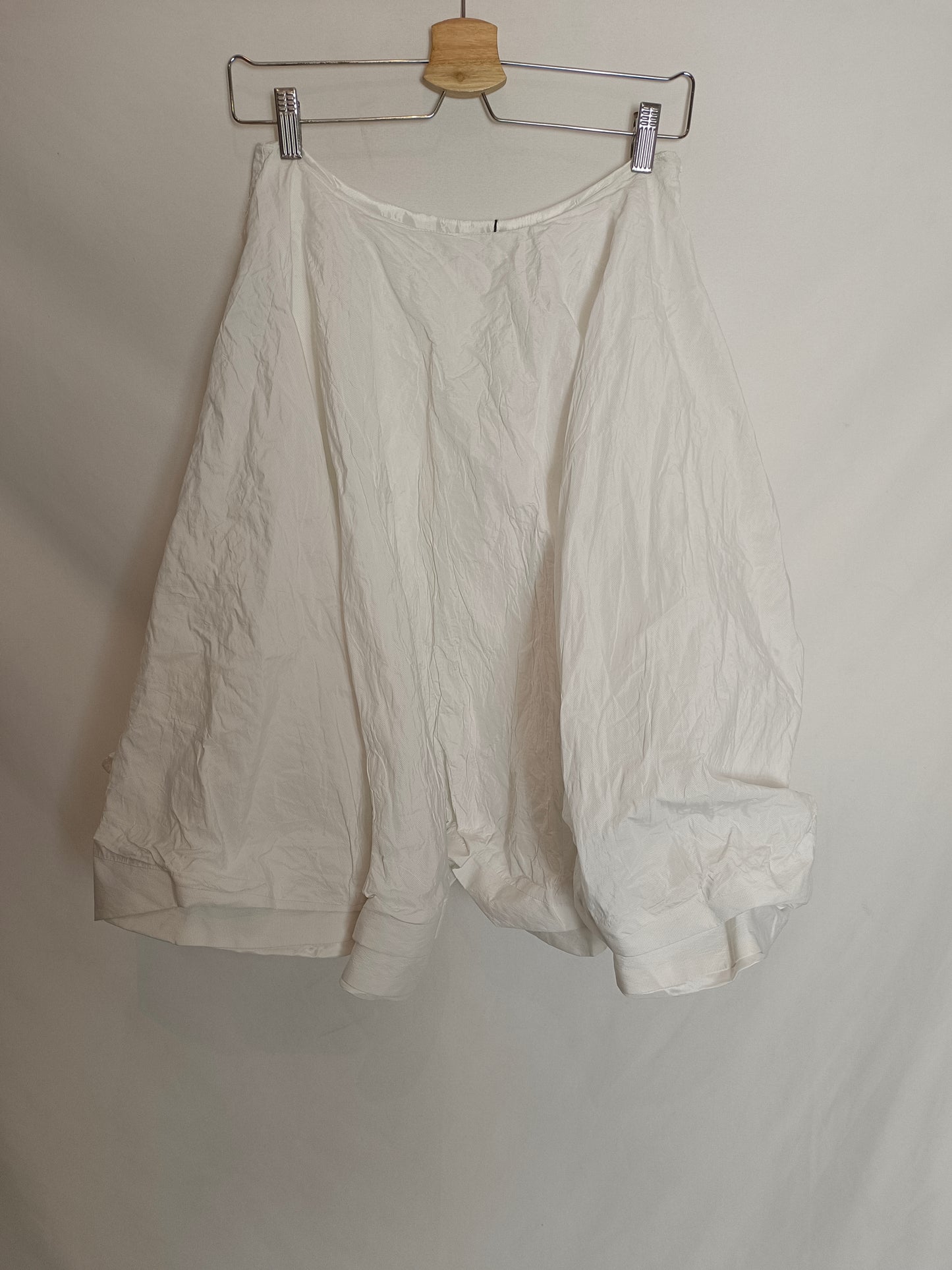 AMAYA ARZUAGA. White flared skirt, size 40
