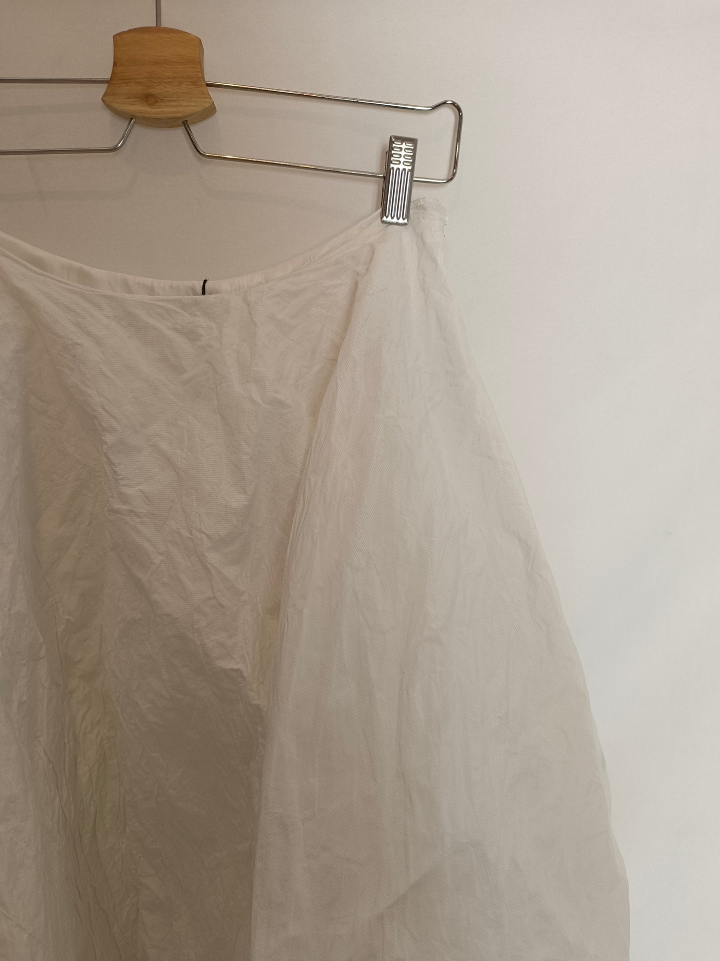 AMAYA ARZUAGA. White flared skirt, size 40