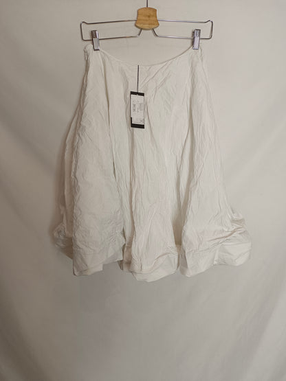 AMAYA ARZUAGA. White flared skirt, size 40